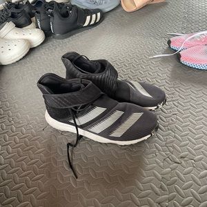 Adidas hardens basketball shoe. Lightly used indoor. Size 13
